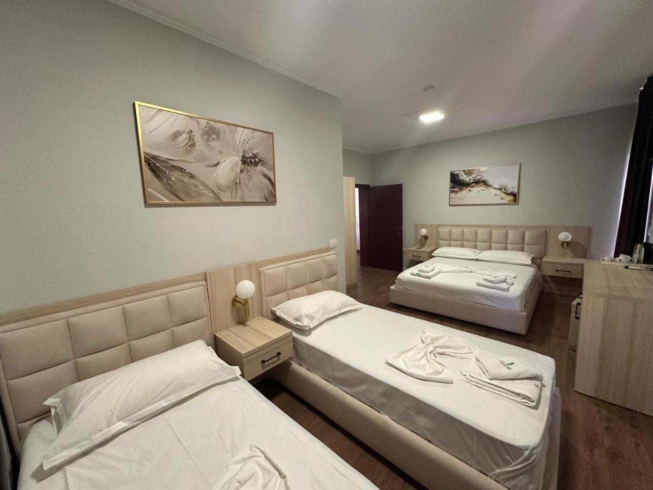 Hotel Dollari Kryemedhej Экстерьер фото